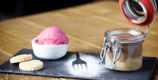 Chocolate caramel pots with respberry sorbet